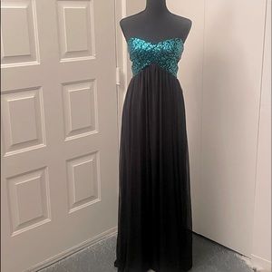 Blondie Nites B lack Dress with Turquoise Sequin Accessories Size 3
